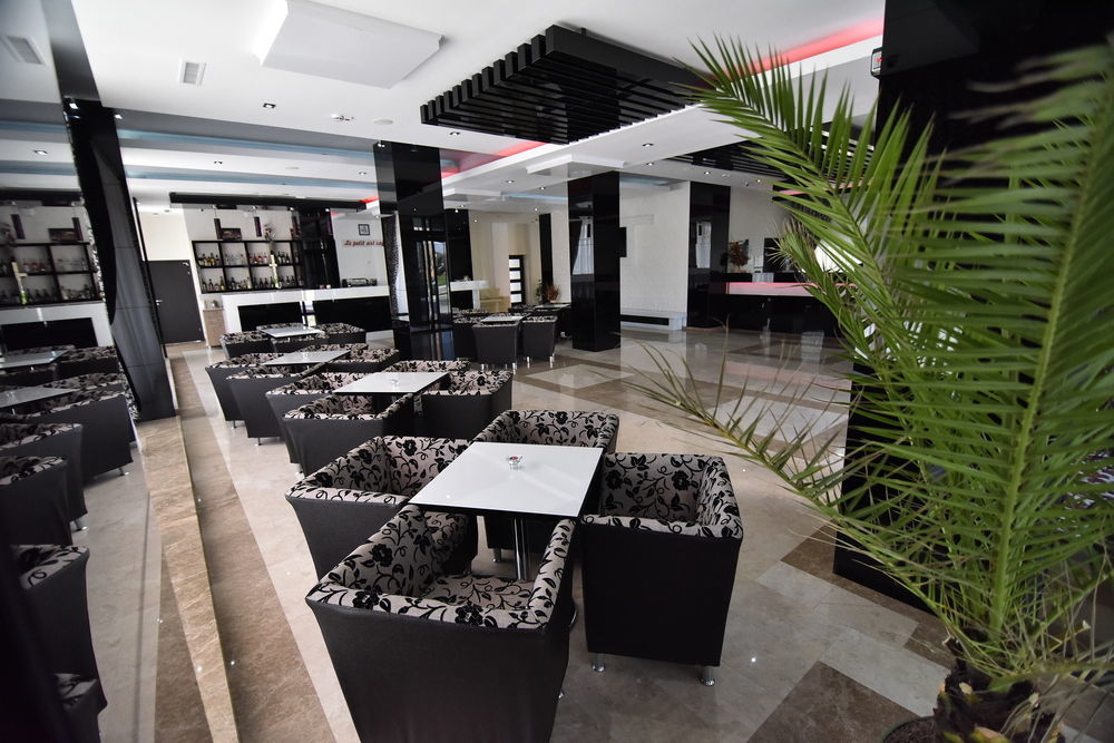 阿提克斯酒店 克拉奥华 外观 照片